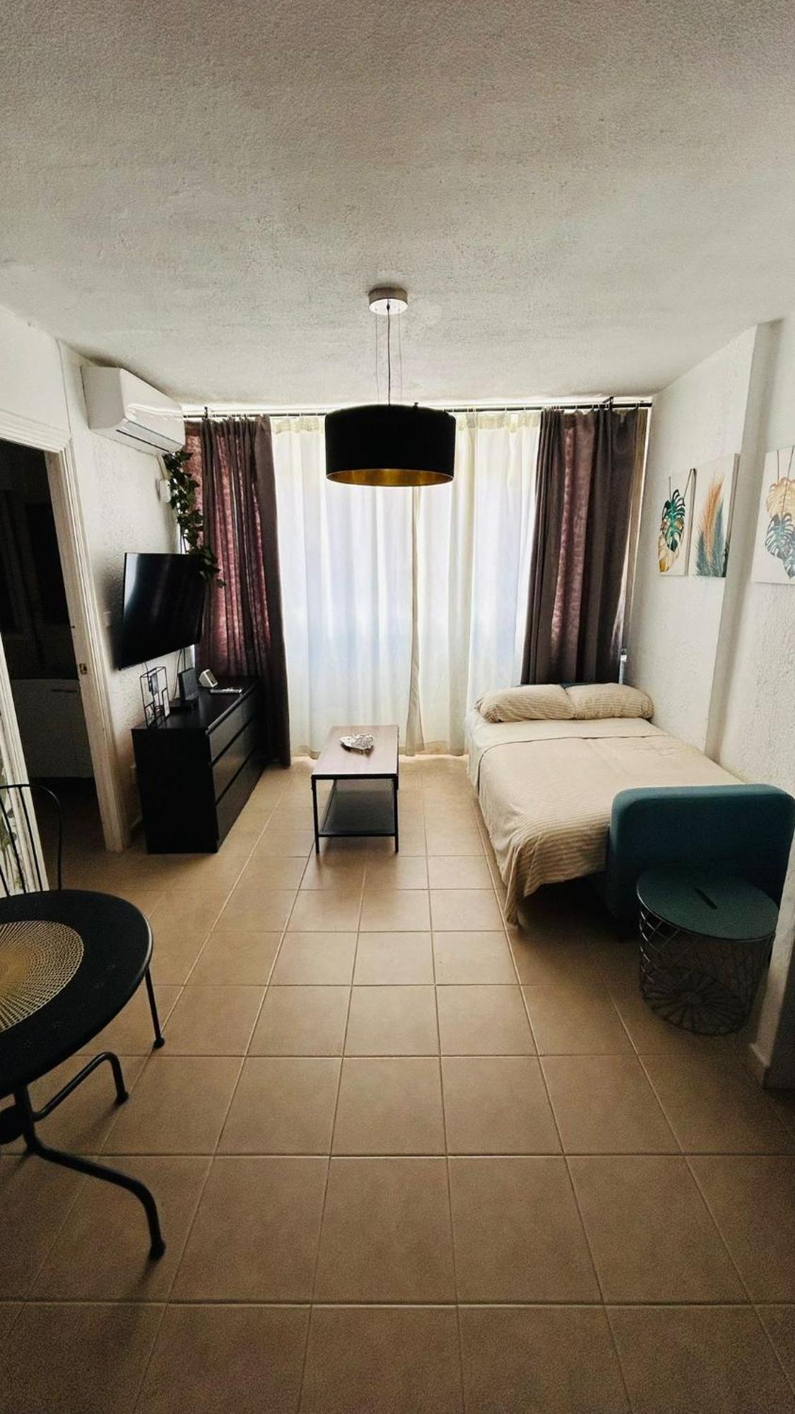 Estudio Amplio En El Corazon De 托雷莫利诺斯 外观 照片